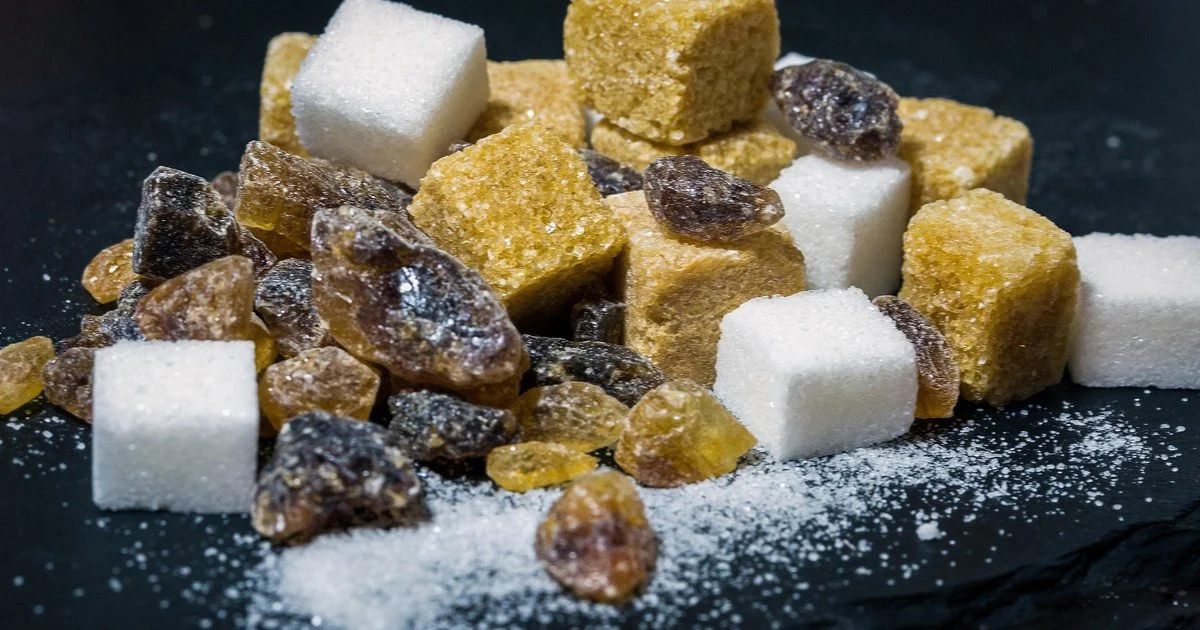 Приховані калорії: в яких «корисних» продуктах найбільше цукру