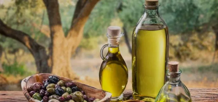 Золотой стандарт кухни: как выбрать качественное оливковое масло и не ошибиться
